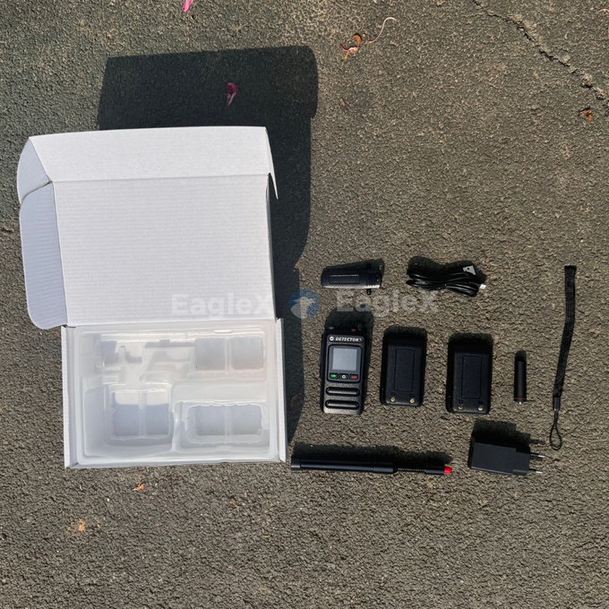 1.5-2KM Handheld FPV Drone detector Detection 800~1500MHz、2400~2485MHz、5725~5850MHz 3