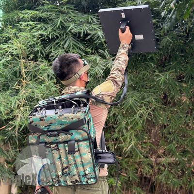 Camouflage Backpack Drone Jammer 2KM~2.5KM Anti Drone Jammer Signal Blocker